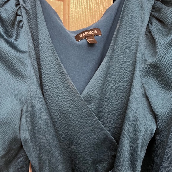 Dress - Picture 3 of 4